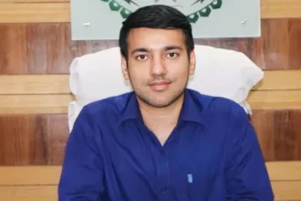 समय-सीमा बैठक में कलेक्टर ने योजनाओं के त्वरित क्रियान्वयन और लक्ष्य पूर्ति के दिए निर्देश