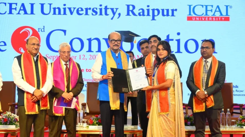 आईसीएफएआई विश्वविद्यालय के तृतीय दीक्षांत समारोह में राज्यपाल हुए शामिल