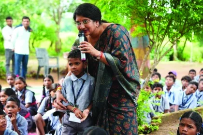 एकलव्य विद्यालय के विद्यार्थियों संग प्रधानमंत्री नरेंद्र मोदी का जन्मदिन मनाया,