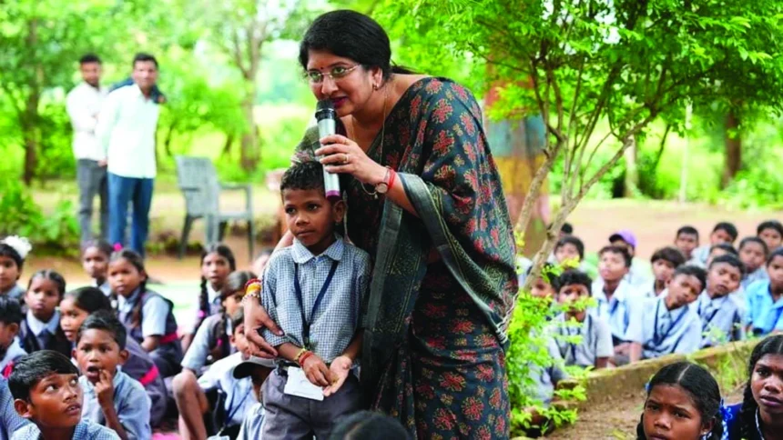 एकलव्य विद्यालय के विद्यार्थियों संग प्रधानमंत्री नरेंद्र मोदी का जन्मदिन मनाया,
