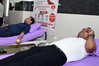 प्रशासनिक अधिकारियों संग युवाओं ने पेश की मानवता की नजीर
