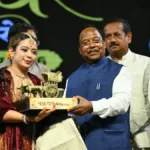 महाराजा चक्रधर सिंह की कला साधना को किया नमन, पांचवें दिन के कलाकारों को स्मृति चिन्ह देकर किया सम्मानित