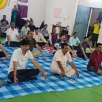 स्वस्थ शरीर और मानसिक शांति के लिए नियमित योग को जीवनशैली में अपनाने पर जोर