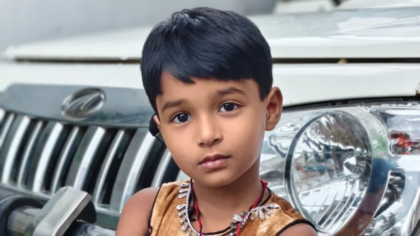 5 वर्षीय बच्ची अब सुन सकती है और जाने लगी है स्कूल’