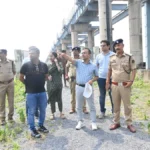 कलेक्टर-एसपी ने शिवरीनारायण पहुंचकर बैराज, पुल और प्रभावित क्षेत्रों का किया निरीक्षण