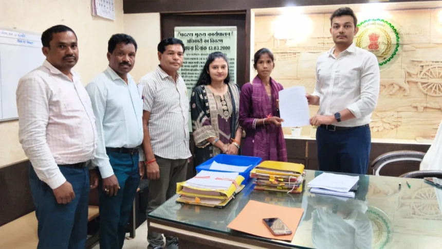 अनुकंपा नियुक्ति से हिमांशी के जीवन में लौटी उम्मीद, अब छोटे भाई युवराज के भविष्य को संवारने का संकल्प