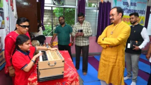जब आंखें बंद होती हैं, तब भगवान के दर्शन होते हैं