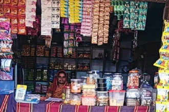 अपने आर्थिक संबल के लिए बिहान से जुड़कर प्रतिमा ने अपनाया किराने का व्यवसाय