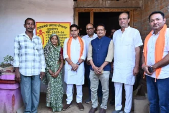 मोहला-मानपुर में मंत्री टंक राम वर्मा ने जाना योजनाओं का जमीनी असर