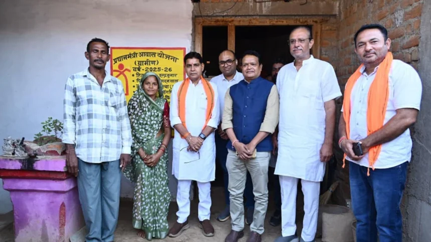 मोहला-मानपुर में मंत्री टंक राम वर्मा ने जाना योजनाओं का जमीनी असर
