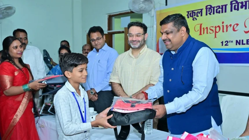 शिक्षा मंत्री ने इंस्पायर मानक में चयनित 40 प्रतिभागियों का किया सम्मान