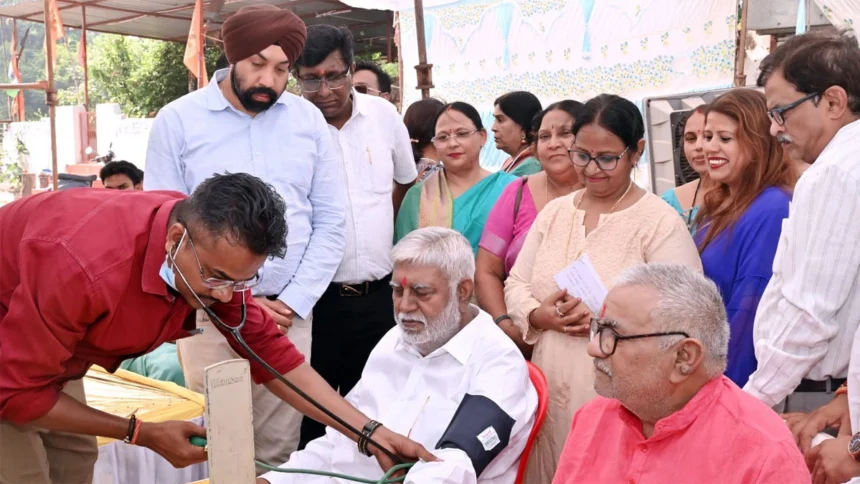 पूर्व मंत्री प्रेमप्रकाश पांडे ने की संस्था के सामाजिक कार्यों की सराहना
