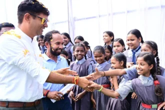 शाला नायक सुमन के हाथों कराया भूमिपूजन, उत्कृष्ट प्रदर्शन करने वाले विद्यार्थियों को किया सम्मानित