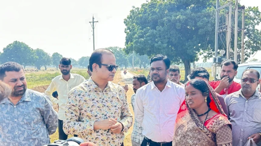 मजदूरी भुगतान और कार्यस्थल की सुविधाओं की ली जानकारी